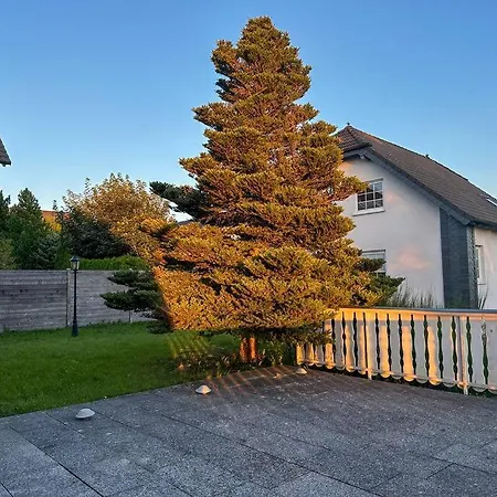 Benedenappartement In Met Uitzicht En Balkon Apartment *