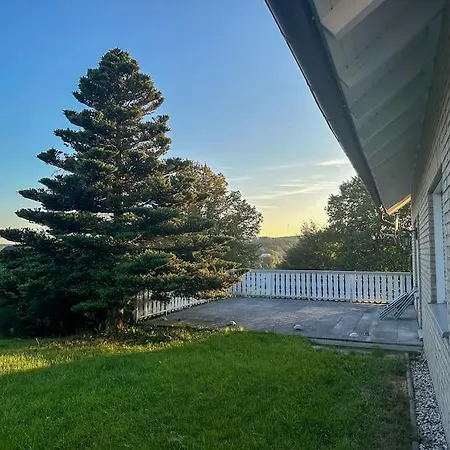 Benedenappartement In Met Uitzicht En Balkon Winterberg