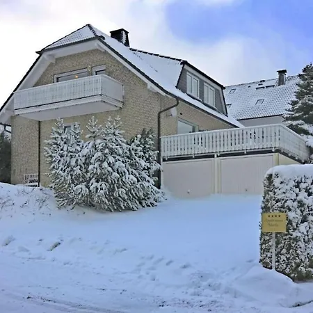 Benedenappartement In Met Uitzicht En Balkon Appartement